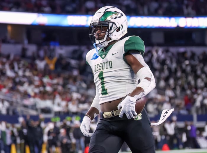 DeSoto's Deondrae "Tiger" Riden Jr. looks onward after a first half touchdown in the 6A Division II Texas state championship game.